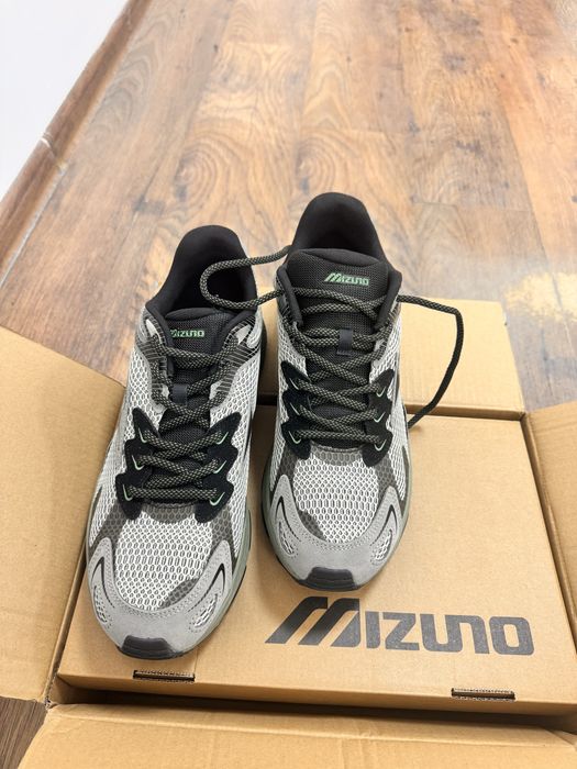 Продам кроссовки Mizuno Racer S