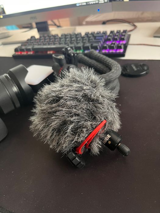 Vând urgent Panasonic LUMIX G80 Vlog Kit