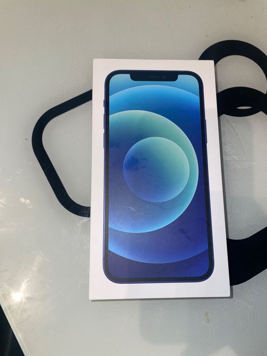 Vând iPhone 12 albastru