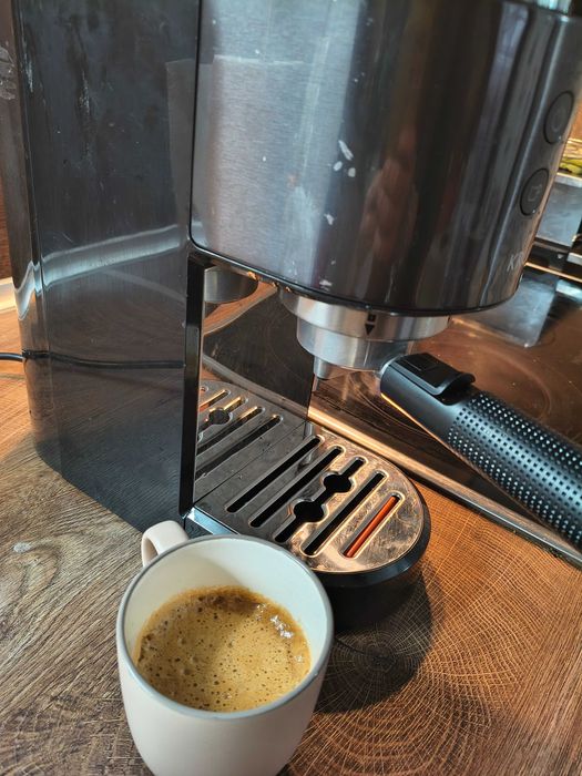 Кафе машина еспресо KRUPS ! Машината е като нова