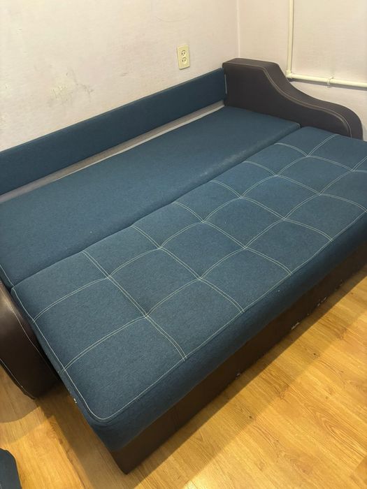 Продается диван в хорошем состоянии! !