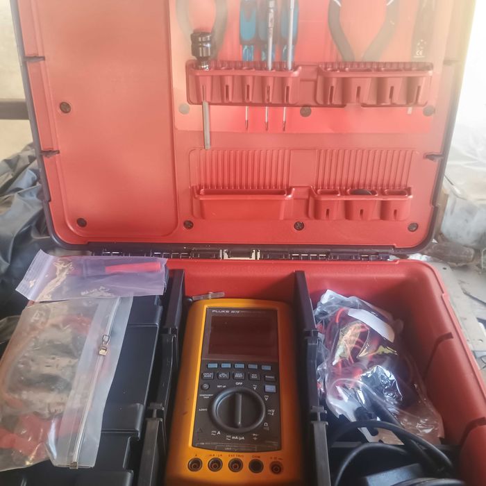 Multimetru digital Fluke 867w , osciloscop, circuit tester