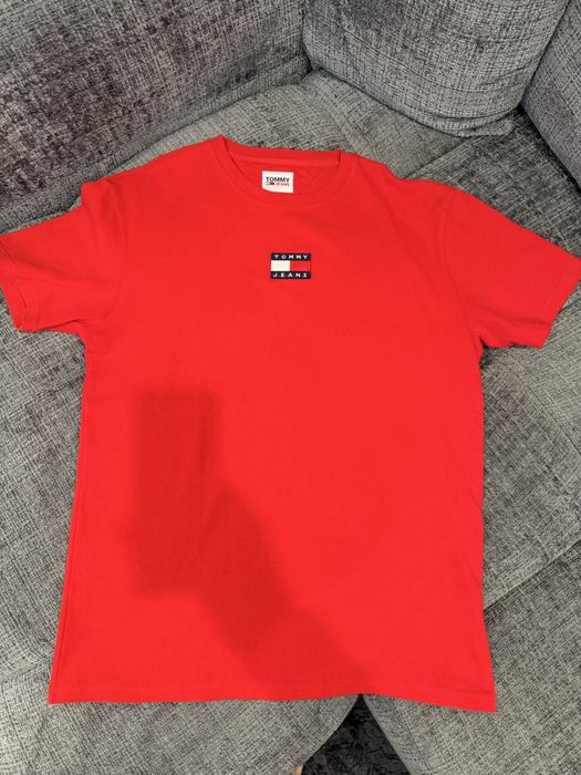 Tricou Barbati Tommy Jeans M ca Nou Pret: 79 lei