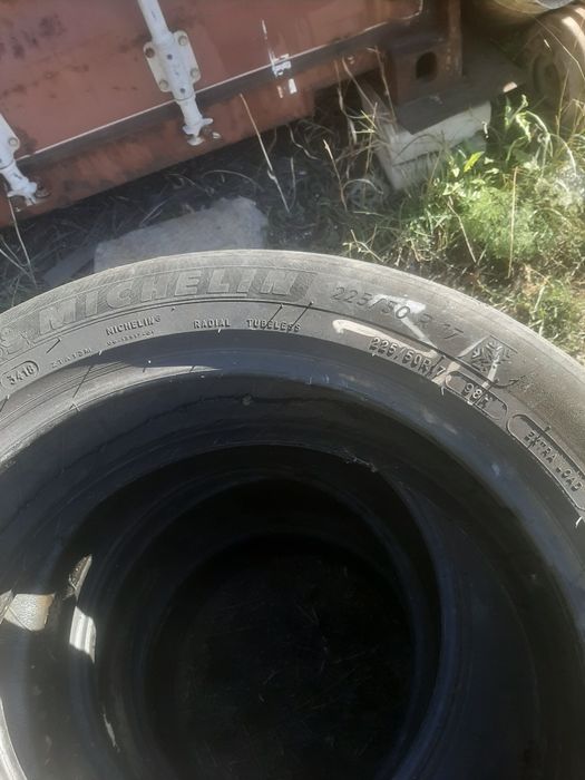 зимние шины 225/50/17. MICHELIN.