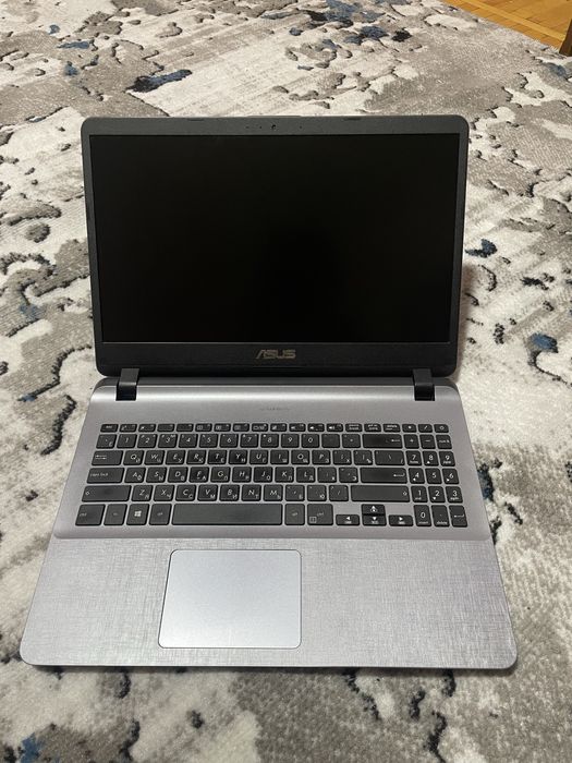 Nootbuk ASUS sotiladi holati va ishlashi yaxshi