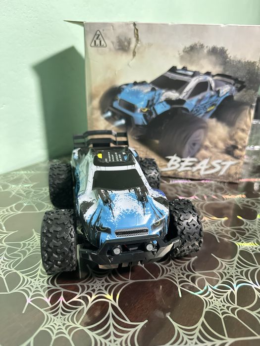 Masinuta beast cu telecomanda