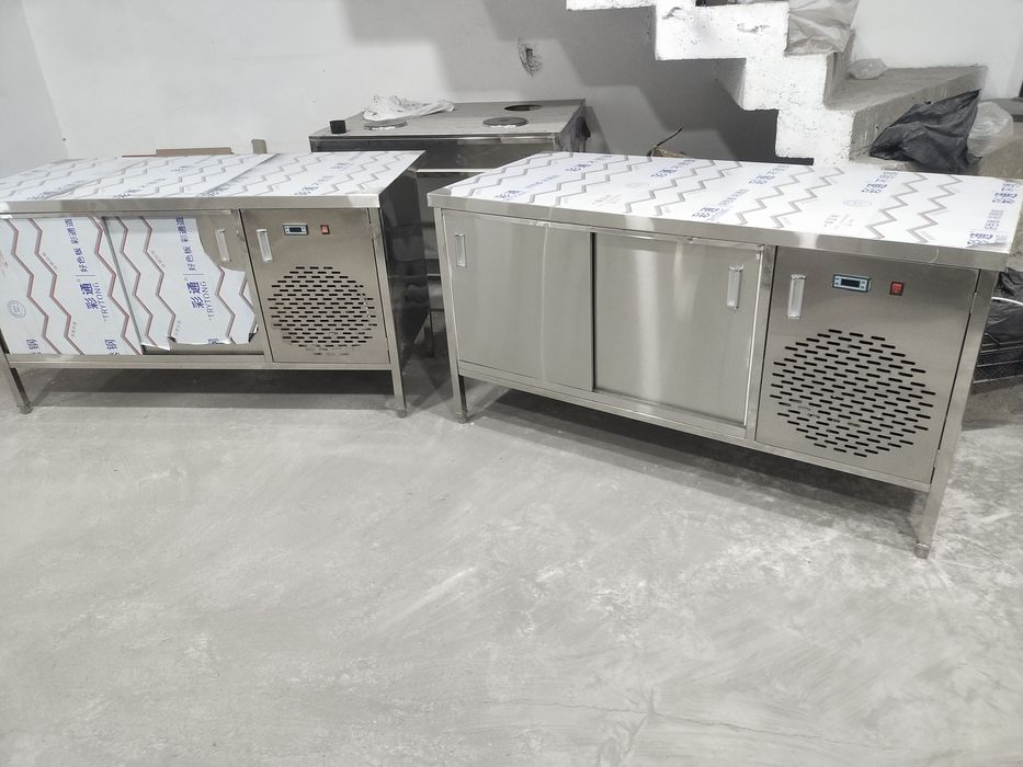 стол холодилник, с деверю купе из нержавейки