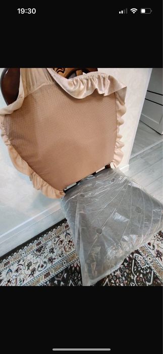 Продам стулья новые