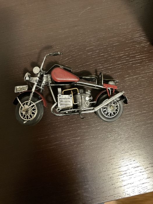 Papusi,motocicleta in miniatura