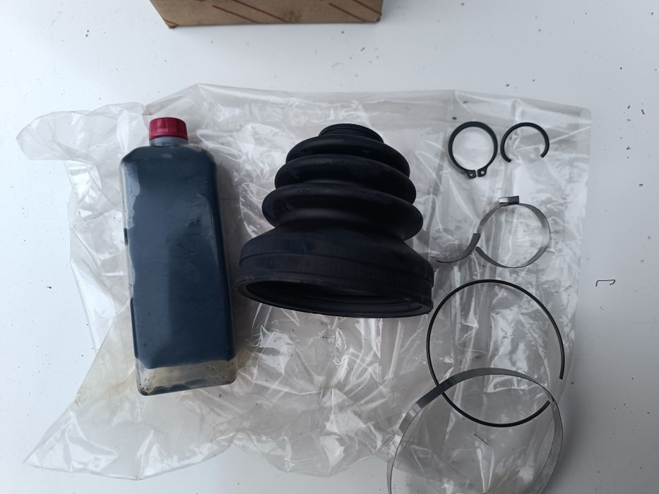 Пыльник внутренней гранаты Lexus Rx 300