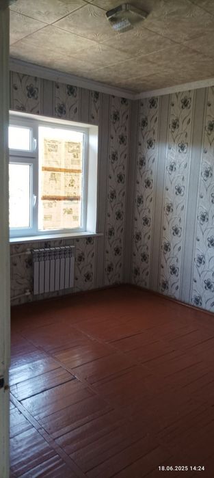 Квартира сотилади 2 хонали. Кирпичный.