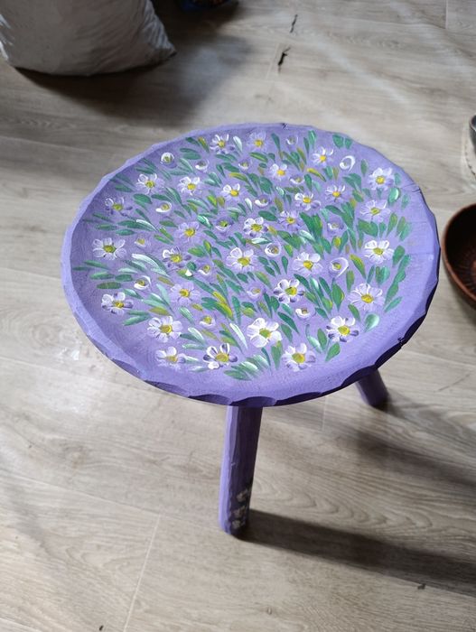 Scaune pictate manual