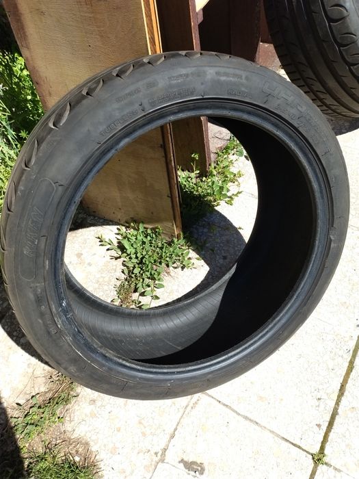 Продавам летни гуми 245/40/R19