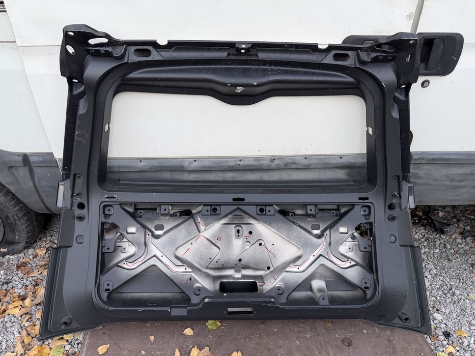 Капак Range Rover Discovery 5 L462 2020 год.-