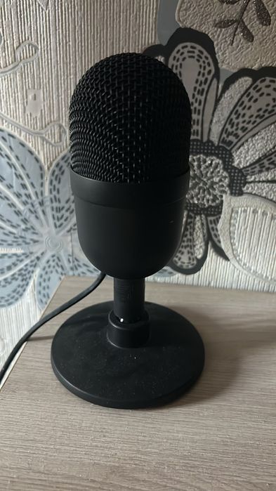 Микрофон Razer Seiren Mini