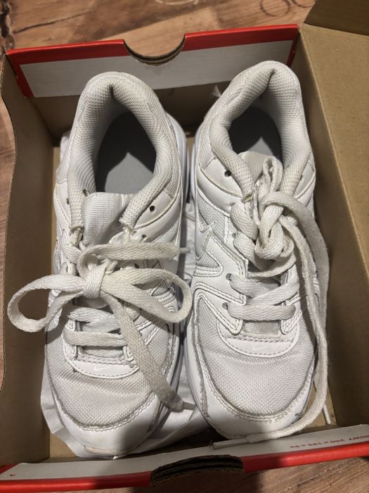 nike бели 35 номер