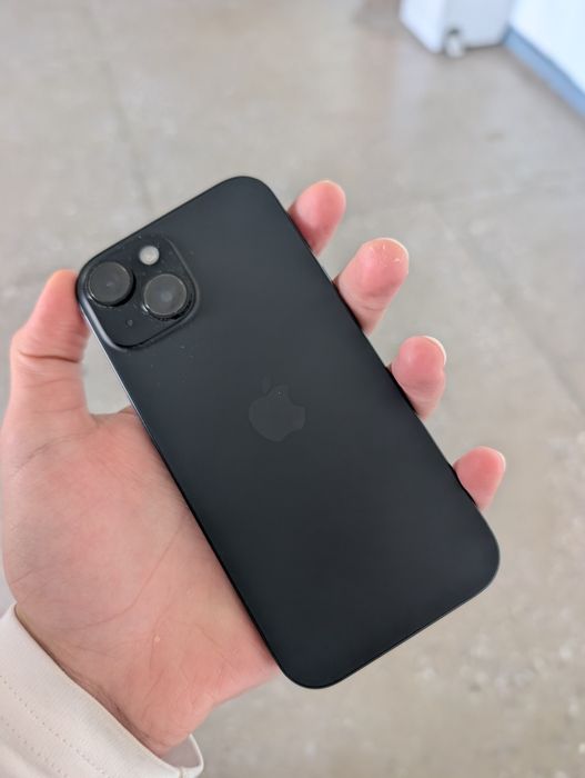 iPhone 15  128гб