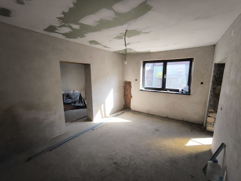 Apartament la casă - zonă centrală