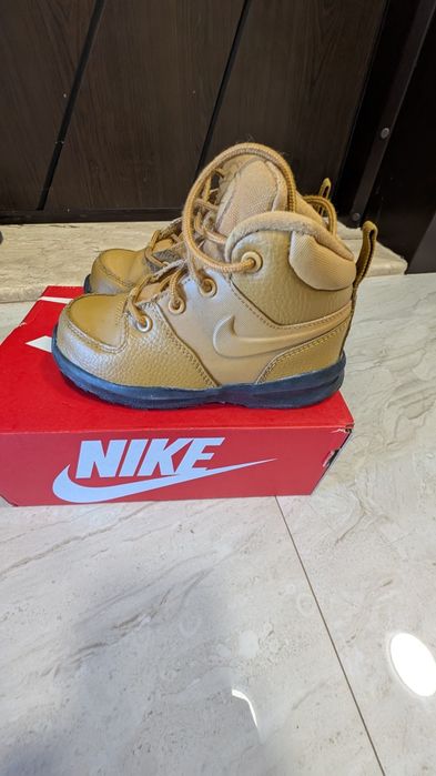 Детски боти Nike Manoa