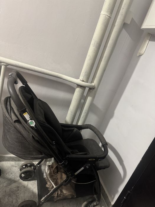 Продам коляску Joie