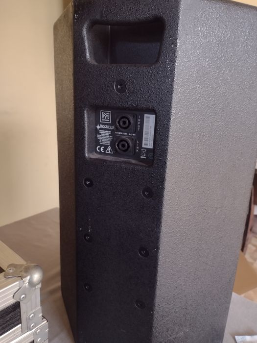 Продавам 2 броя пасивни Martin audio blackline x 12 . Rcf,fbt,