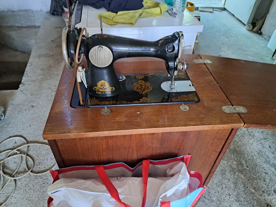 Крачна шевна машина