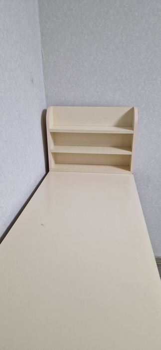 Продам маникюрный стол