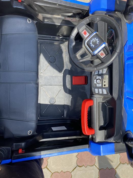 Продам детскую машинку