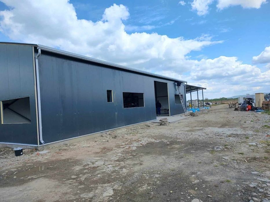 Depozit panouri sandwich termoizolante,constructii containere,hale,etc