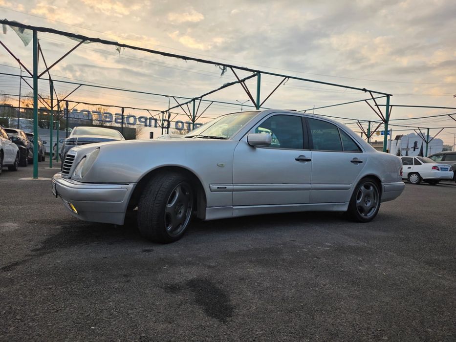 Мерседес авангард