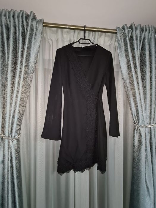 Rochie petrecuta Mango, maneci evazate