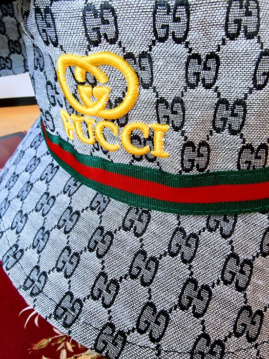 Palarii unisex Gucci, logo brodat, saculet, etichetă