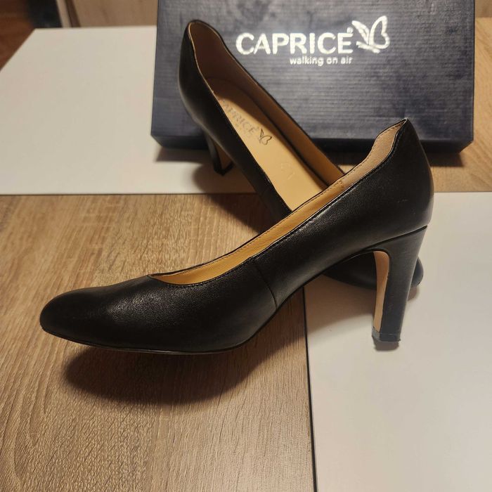 Черни официални дамски обувки