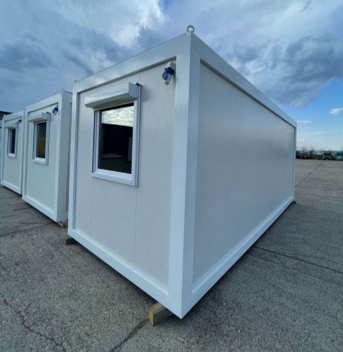 Vand containere modulare cu vitrină la oferta