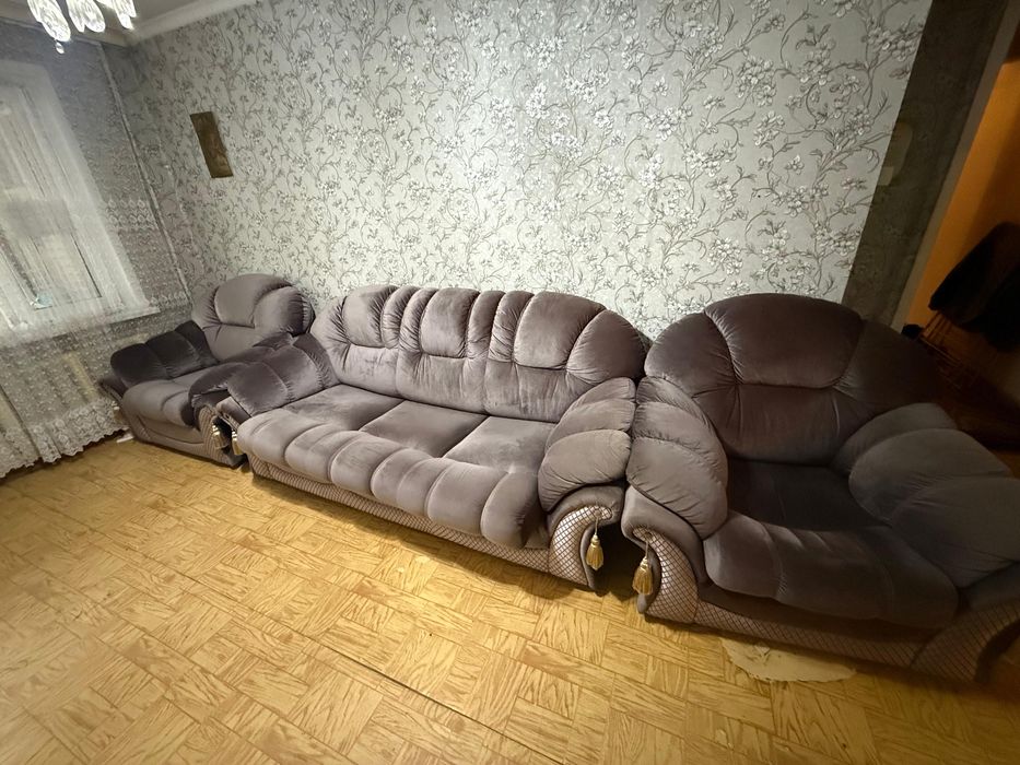 Раскладной диван и два кресла