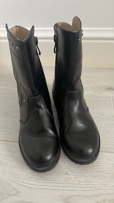 Продам сапожки на девочку весна