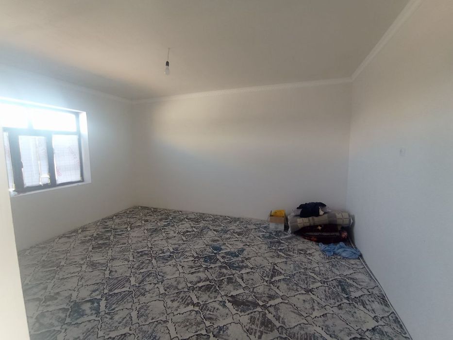 Nurafshon shahrida 7 xonali hovli joy sotiladi