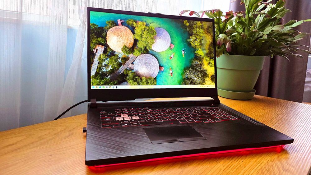 Гейминг лаптоп ASUS ROG Strix G731GU / 32GB RAM / 1TB SSD / 17.3" IPS/ 144Hz