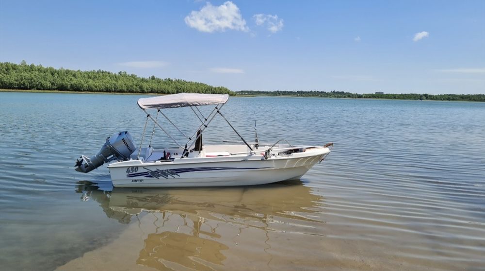 лодка.                                          .