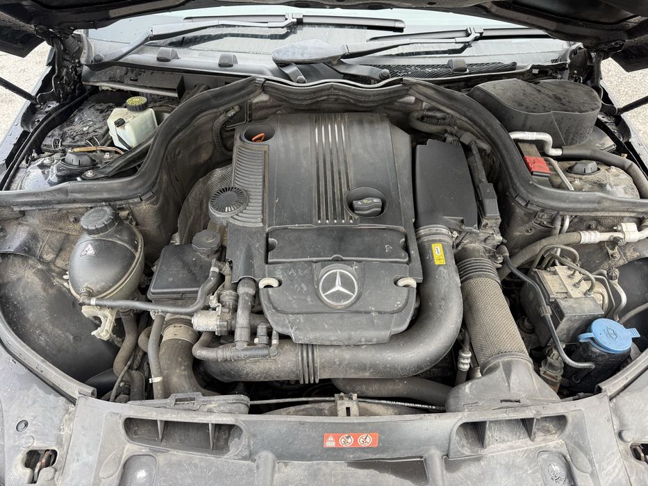 На Части w204 Mercedes C 250 CGi Бензин  *АМГ Пакет*