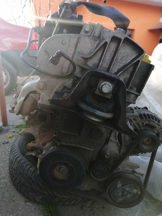 Vând motor capacitate 1.4, 16 valve, putere 72kw, renault clio, 2007