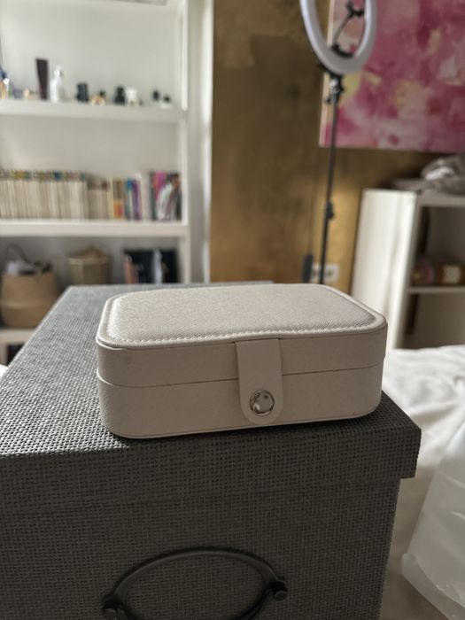 Шкатулка для украшений