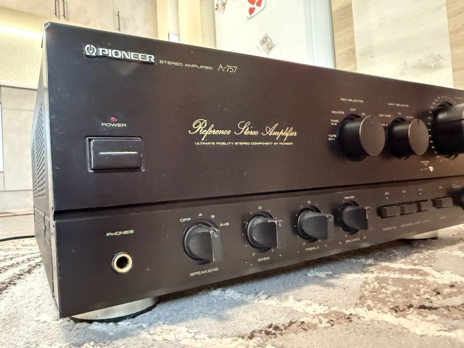 Pioneer A-757 Стерео усилвател