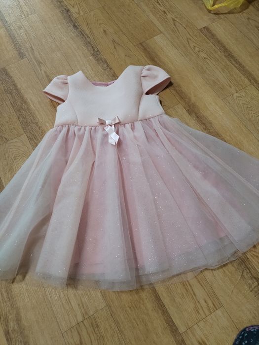 Продам платье нежное красивое платье