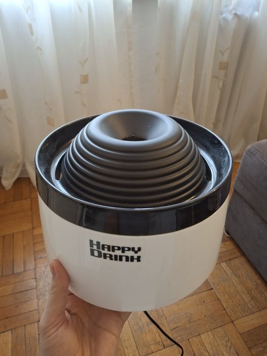 Vând fântână apă pisici