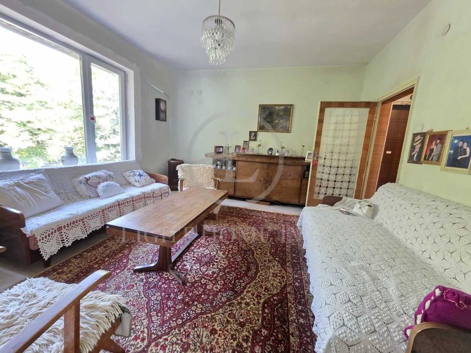 Продава се Тристаен апартамент в Пловдив, Център - 120 кв.м за 3750 €/кв.м - Снимка #2