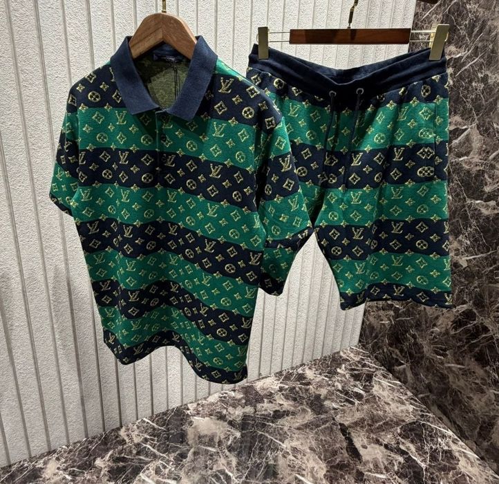 Мъжки къси екипи различни модели