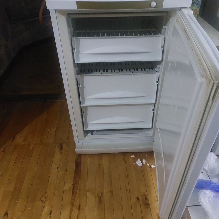 Продам морозильник