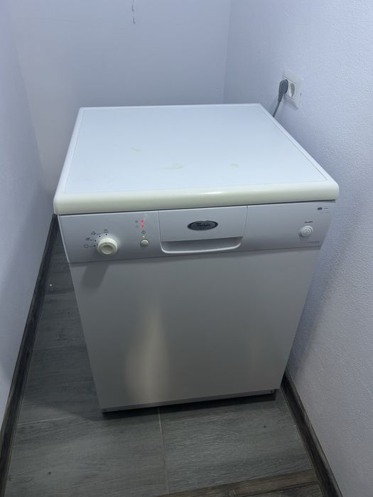 Masina de spalat vase whirlpool