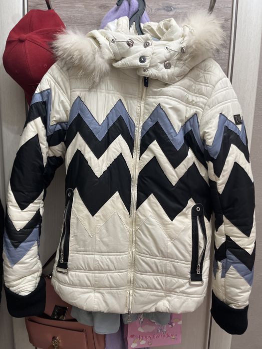 Продам куртки теплые